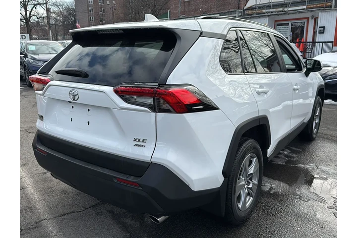 $29490 : Toyota RAV4 2024 AWD XLE 4dr image 8