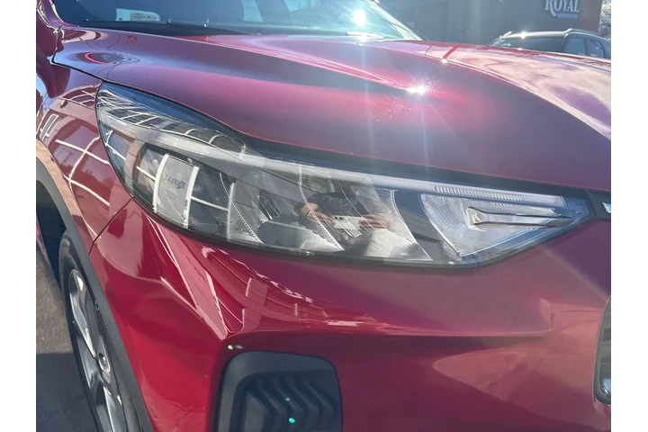 $23995 : 2025 Escape ST-Line image 9