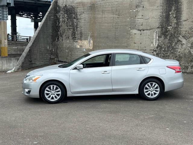 $7488 : 2013 Altima 2.5 S image 4