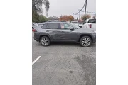 $29988 : Toyota RAV4 2021 AWD XLE Pre thumbnail