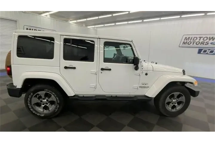 $19995 : Jeep Wrangler Unlimited 2017 image 9