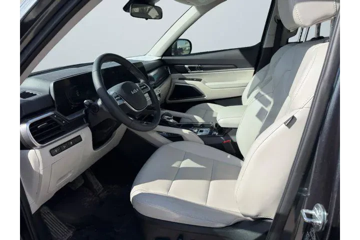 $31479 : Kia Telluride 2024 S 4dr SUV image 9