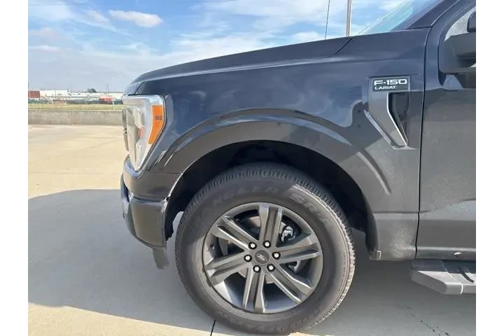 $29735 : Ford F-150 2022 4x4 Lariat 4 image 9