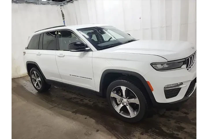 $28797 : Jeep Grand Cherokee 2023 4x4 image 3