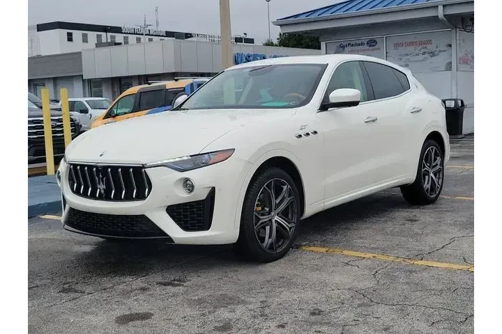 $33990 : Maserati Levante 2022 AWD GT image 2