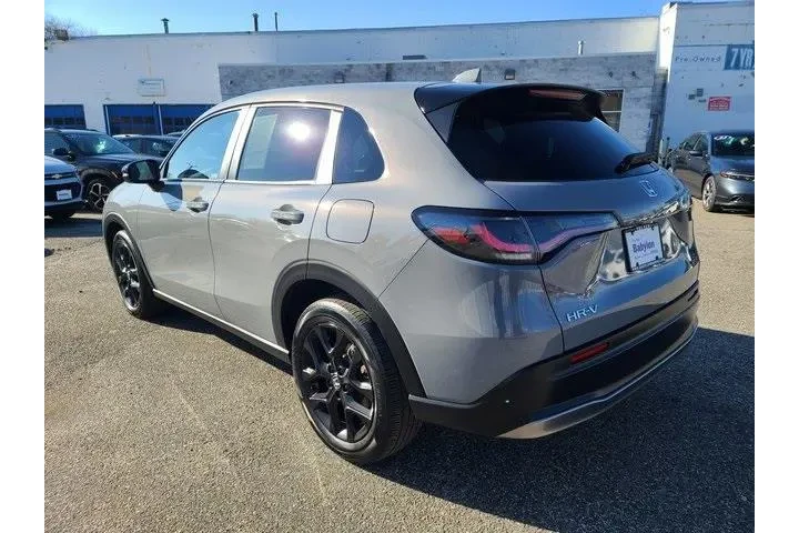 $23972 : Honda HR-V 2023 AWD Sport 4d image 3