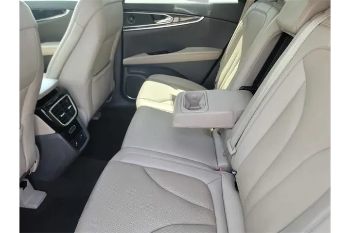 $25991 : Lincoln Nautilus 2021 Reserv image 9