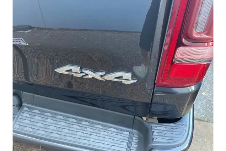 $31300 : Ram 1500 2020 4x4 Laramie 4d image 9