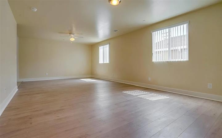 $2385 : 3 bedroom house in central LA image 5