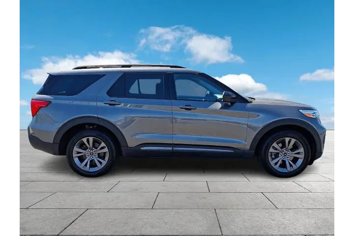 $34997 : Ford Explorer 2023 AWD XLT 4 image 7