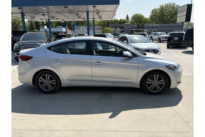 $13990 : 2018 Elantra SEL image 6