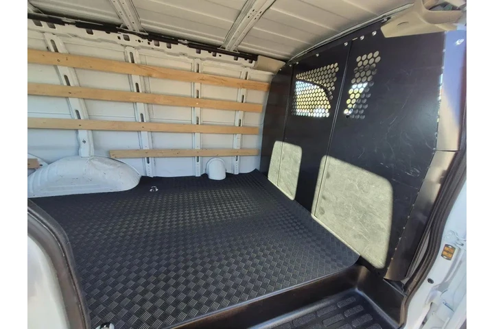 $33988 : GMC Savana 2024 2500 3dr Car image 10