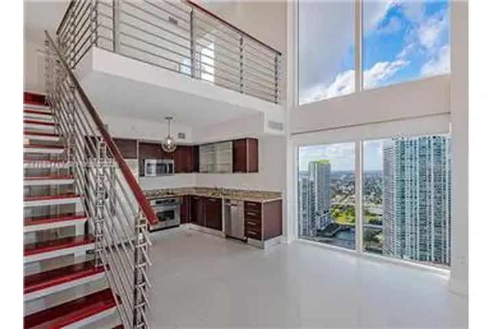 $4500 : Rental property with 2 bedro image 2