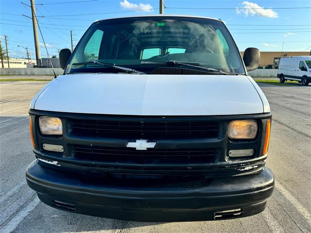 $4900 : Chevrolet Express 2001 image 6