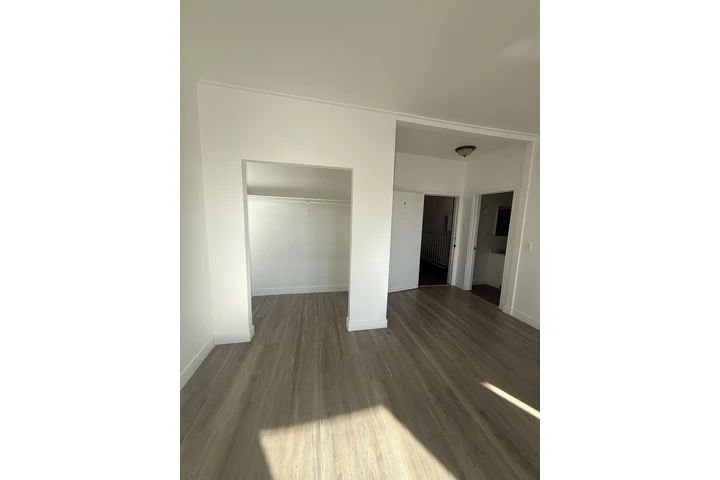 $2400 : Apartamento Grande 2 recamaras image 3