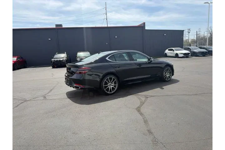 $31980 : Genesis G70 2025 2.5T Standa image 6