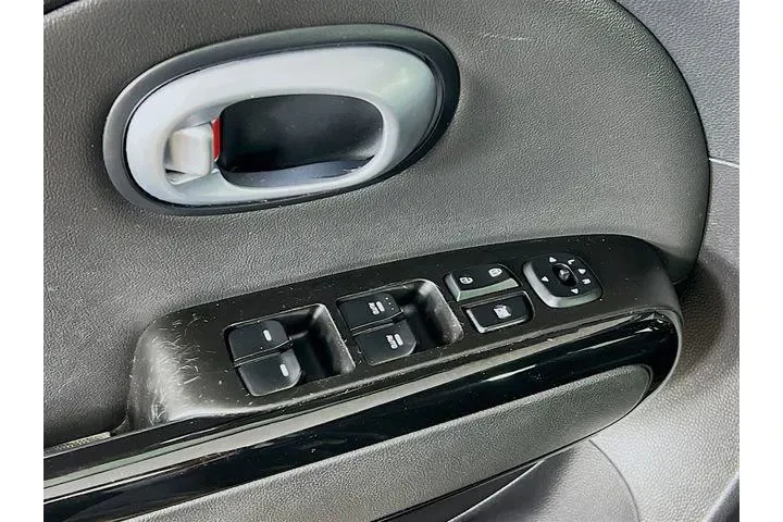 $13975 : Kia Soul 2015 ! 4dr Crossove image 9