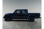 $30900 : Jeep Gladiator 2021 thumbnail