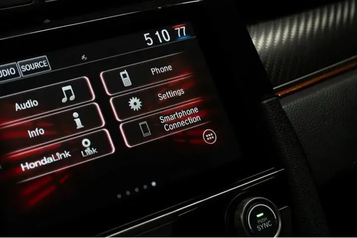 $19949 : Honda Civic 2018 Si 4dr Seda image 10