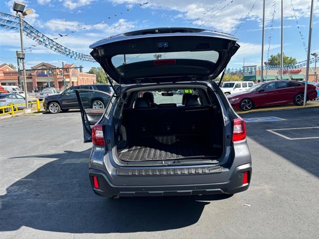 2018 Outback 2.5i Limited image 10