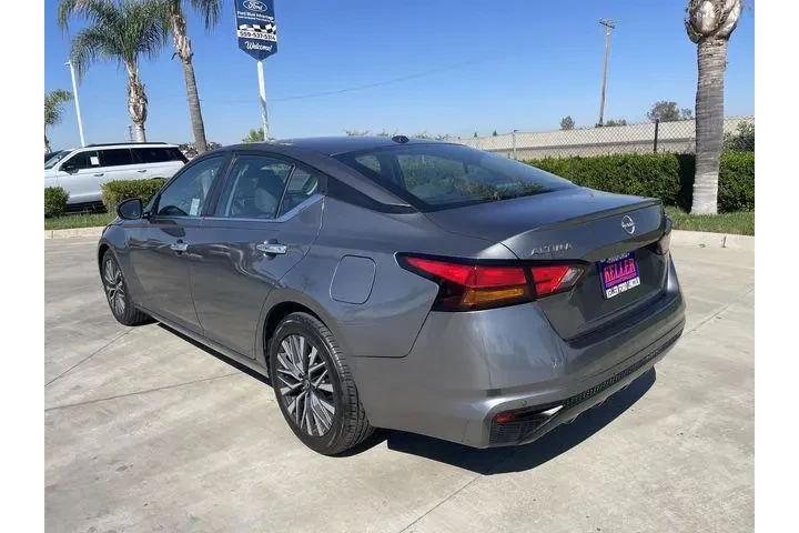 $18999 : Nissan Altima 2023 2.5 SV 4d image 6