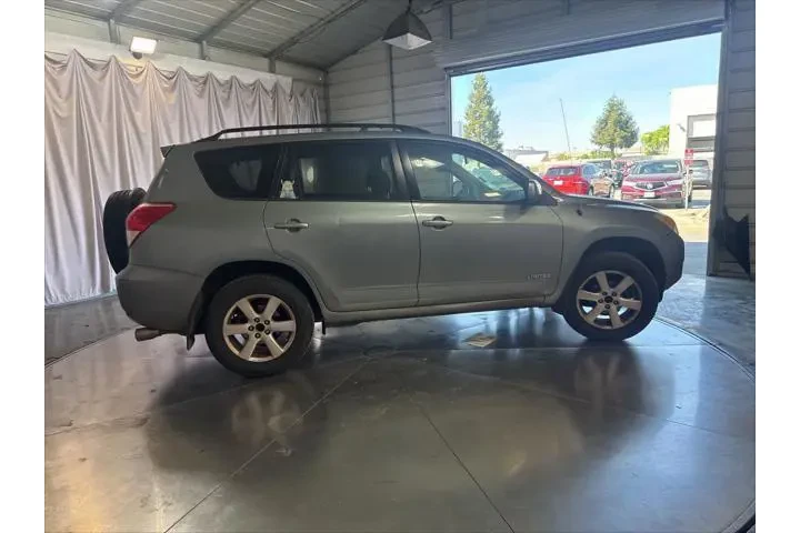 $8499 : Toyota RAV4 2007 Limited 4dr image 4