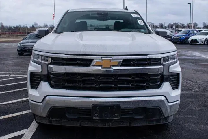 $28000 : Chevrolet Silverado 1500 202 image 2