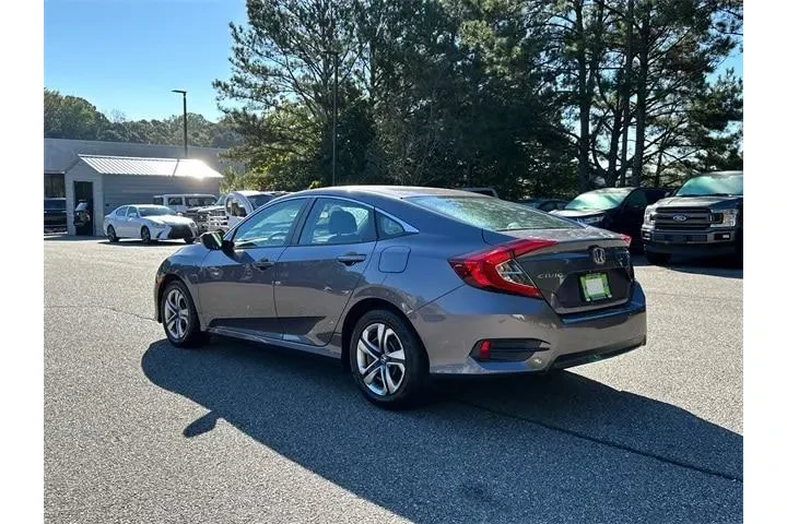 $18348 : Honda Civic 2017 LX 4dr Seda image 5