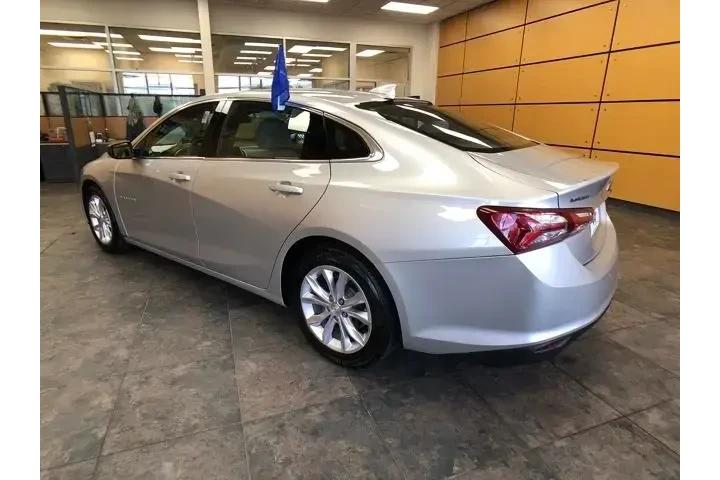 $17749 : Chevrolet Malibu 2020 LT 4dr image 5