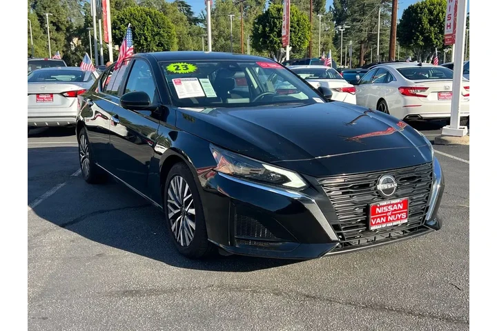 $18998 : Nissan Altima 2023 2.5 SV 4d image 7