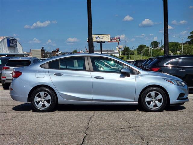 $11490 : 2018 Cruze LS Auto image 9