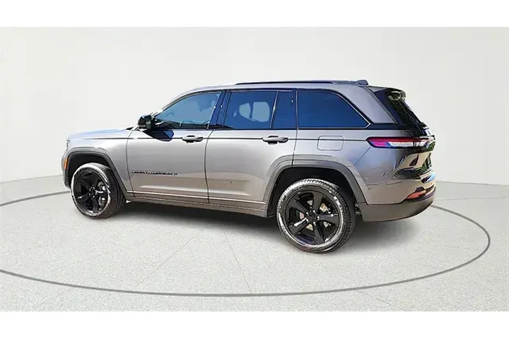 $33770 : Jeep Grand Cherokee 2024 4x4 image 5