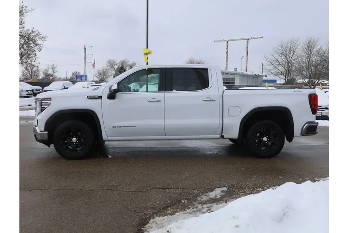 $39977 : GMC Sierra 1500 2024 4x4 SLT image 5