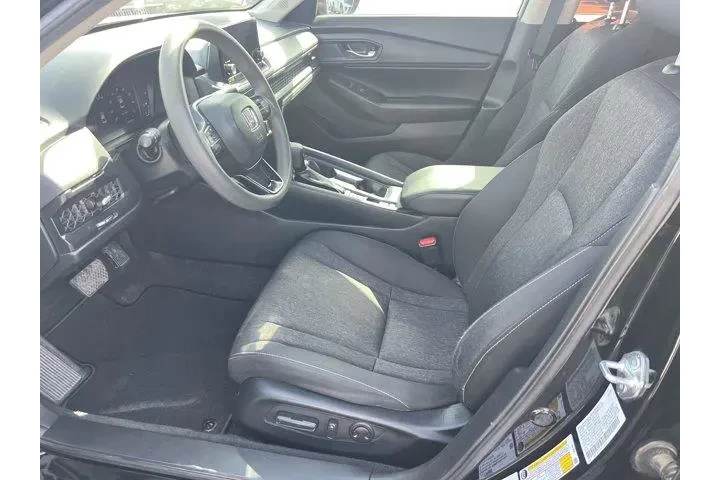 $24599 : Honda Accord 2023 EX 4dr Sed image 9