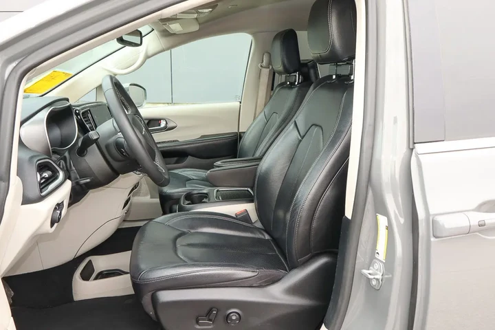 $20688 : 2022 Pacifica Touring L FWD image 7