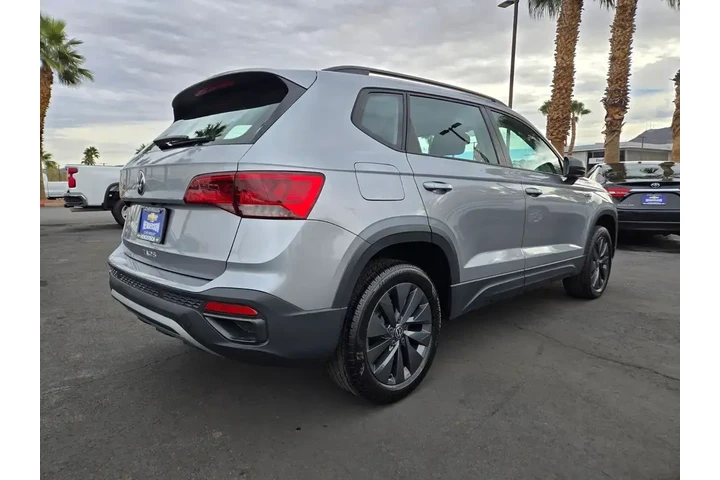 $17994 : Volkswagen Taos 2023 S 4dr S image 6