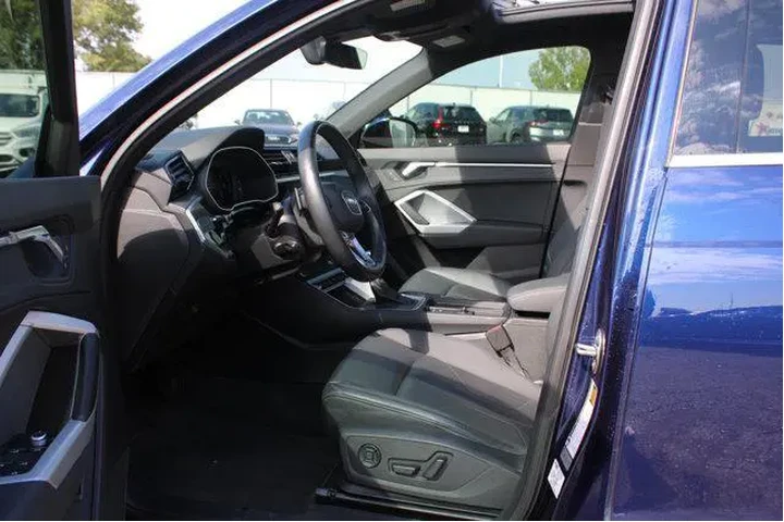 $22923 : Audi Q3 2021 AWD quattro S l image 9