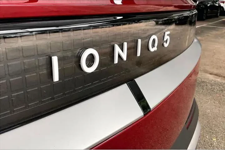 $34207 : Hyundai IONIQ 5 2026 SEL 4dr image 9