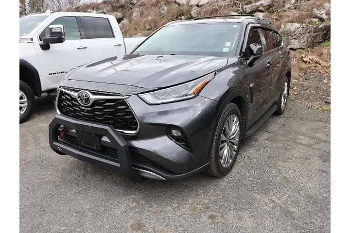 $34448 : Toyota Highlander 2023 AWD L image 3