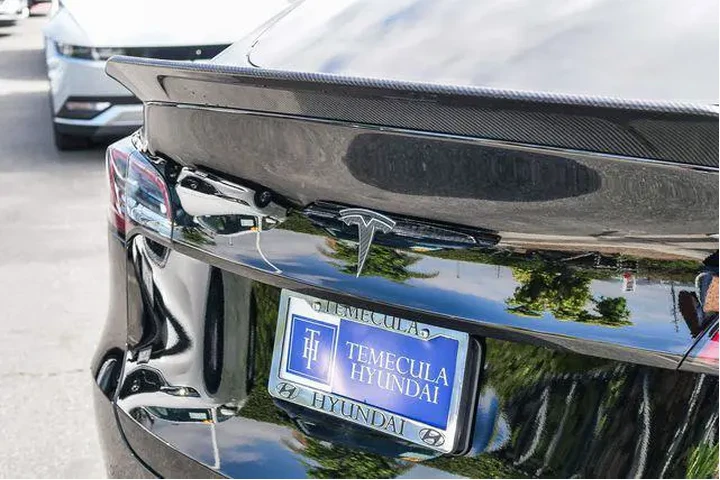 $31000 : Tesla Model Y 2022 AWD Perfo image 9