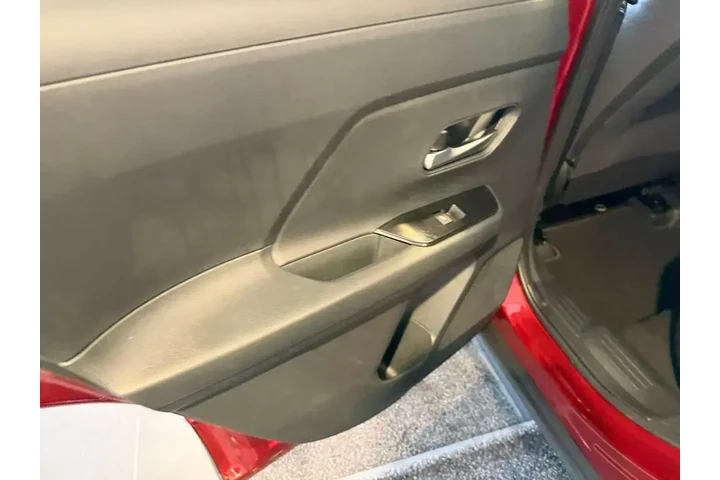 $24984 : Nissan Kicks 2026 SV 4dr Cro image 10