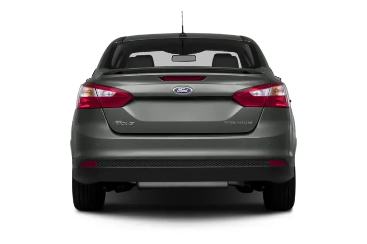 2014 Focus SE image 5