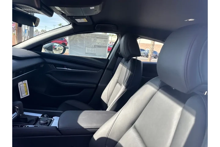 $22999 : Mazda Mazda3 Hatchback 2025 image 9