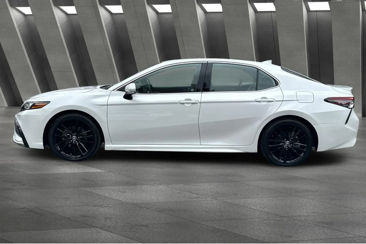 $30900 : Toyota Camry Hybrid 2023 XSE image 8