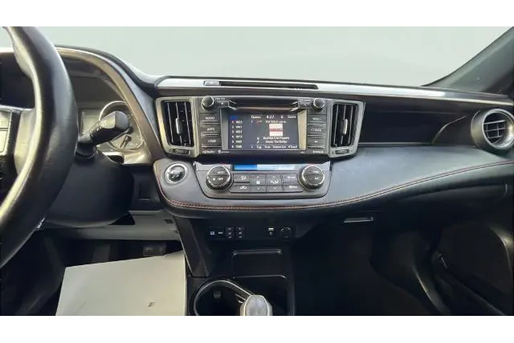 $17447 : Toyota RAV4 2018 AWD SE 4dr image 10