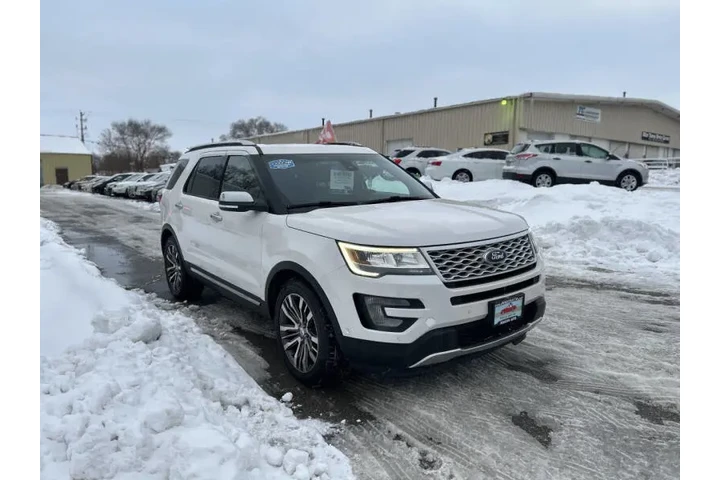 $15990 : 2017 Explorer Platinum image 7