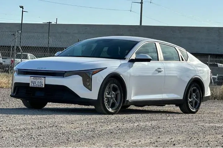 $21988 : Kia K4 2025 LX 4dr Sedan image 9