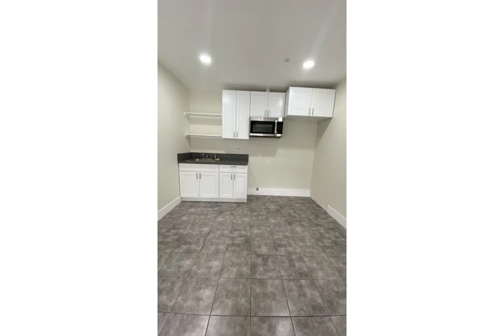 $1600 : 1 Recámara y 1 Baño en Renta image 1