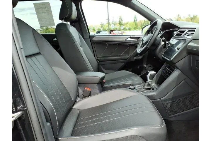 $28400 : Volkswagen Tiguan 2024 AWD S image 5