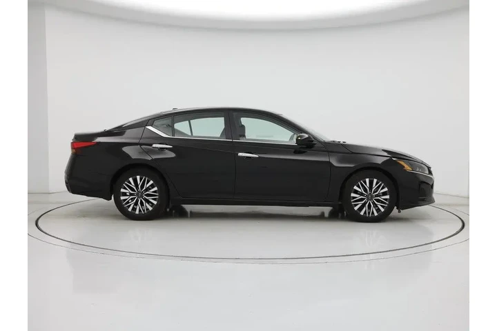 $24998 : Nissan Altima 2023 2.5 SV 4d image 7